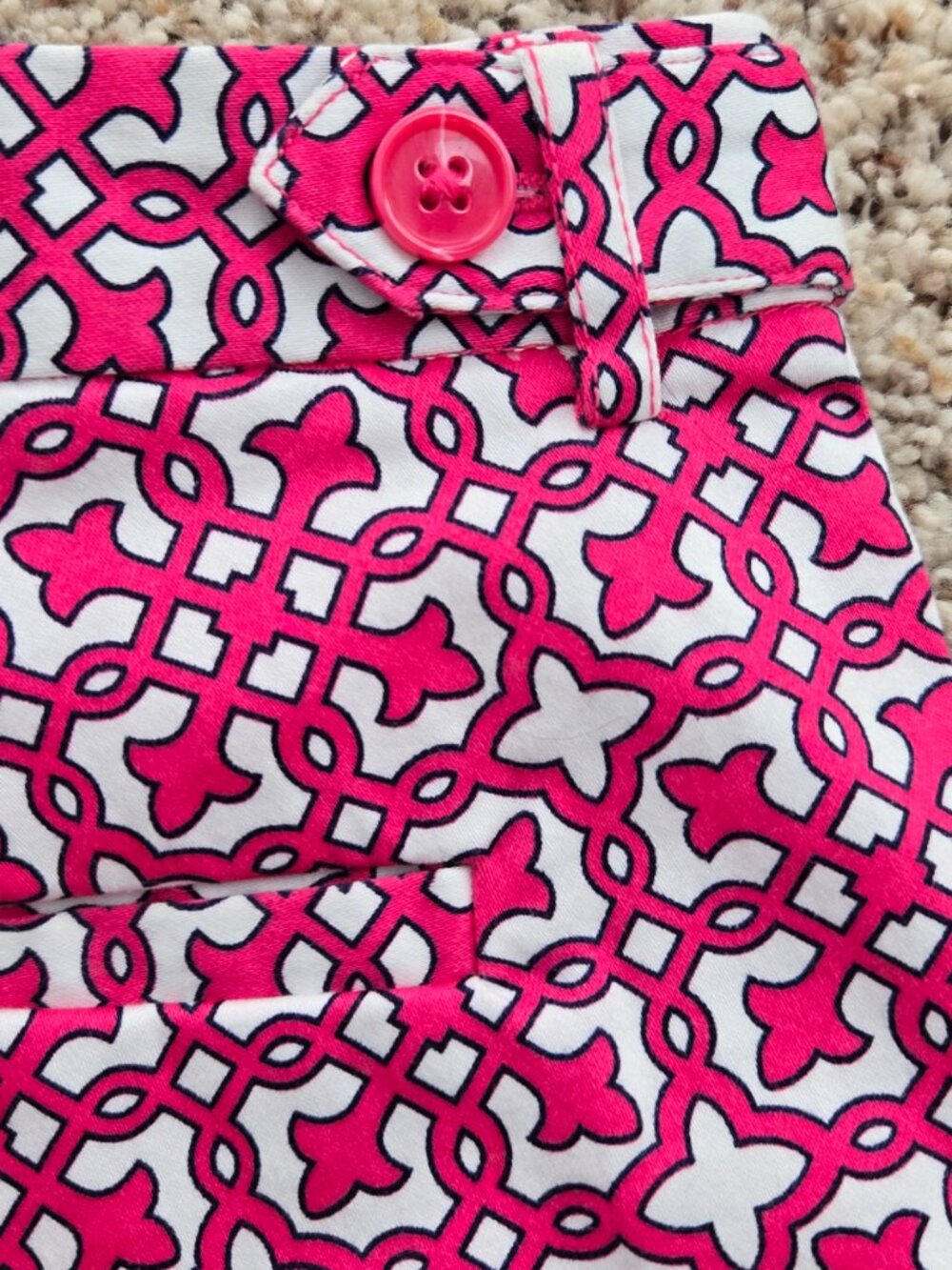 Laundry by shelli segal pink white geomatric print shorts size 10 EUC - Picture 8 of 10